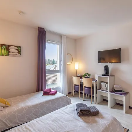 Tithome 1 - Gare, Centre Ville, Vue Montagne Et Chateau Lourdes Exterior photo