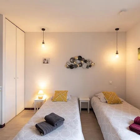 Tithome 1 - Gare, Centre Ville, Vue Montagne Et Chateau Lourdes Exterior photo