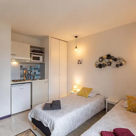 Tithome 1 - Gare, Centre Ville, Vue Montagne Et Chateau Lourdes Exterior photo