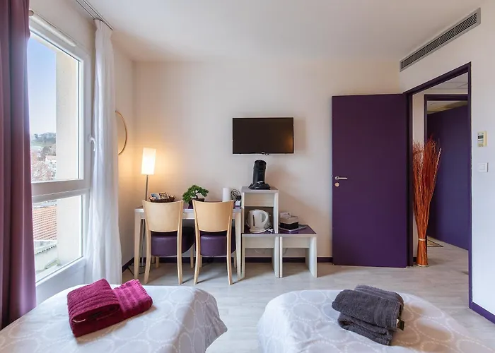 Tithome 1 - Gare, Centre Ville, Vue Montagne Et Chateau