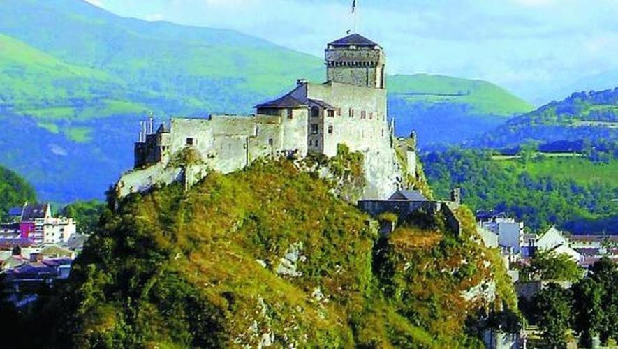Apartamento Tithome 1 - Gare, Centre Ville, Vue Montagne Et Chateau